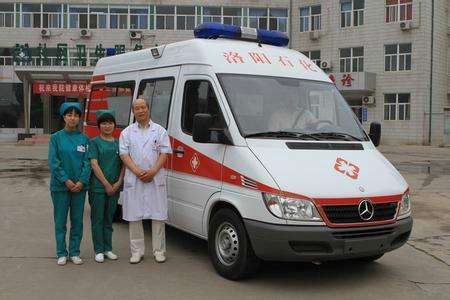 車(chē)禍期間，救護(hù)車(chē)及時(shí)出現(xiàn)能救人于危難