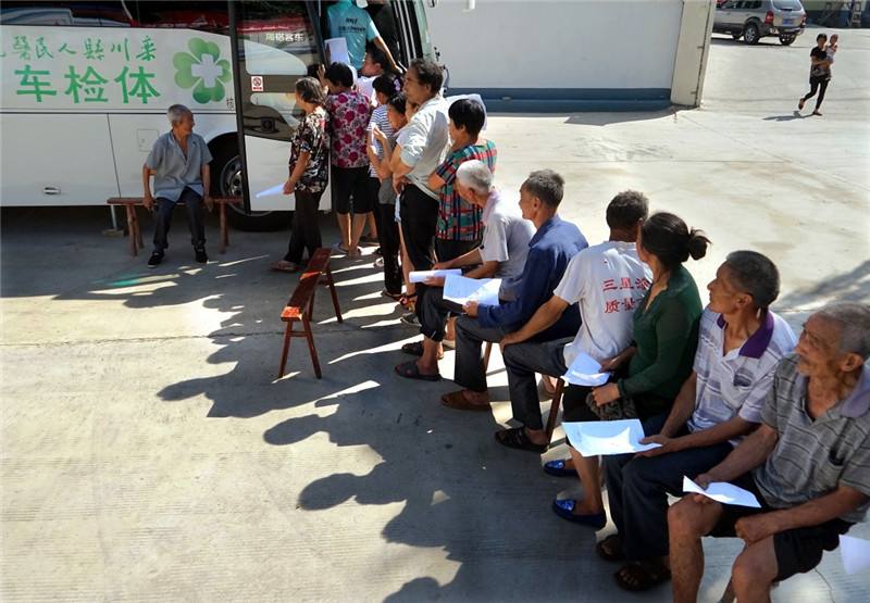 移動體檢車造福人民群眾，生產(chǎn)廠家為健康護航02