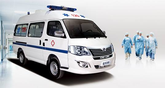 命懸一線牽動(dòng)人心，救護(hù)車臨危不亂治病救人_